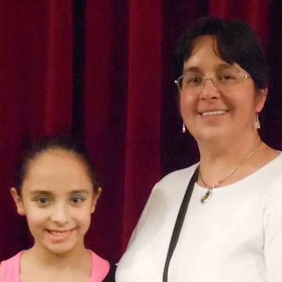 Meet your Posher, Julie - Picture 1 of 1